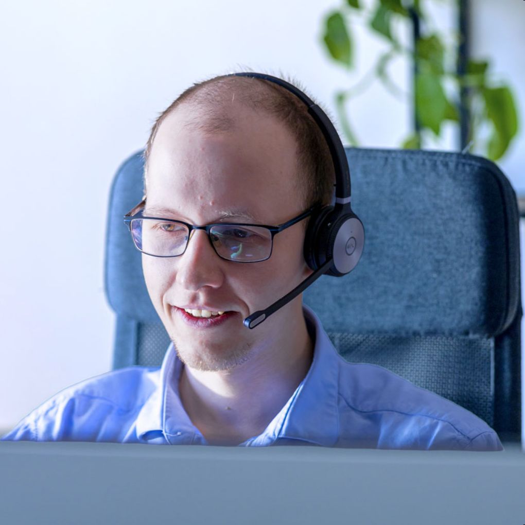 Telemitarbeiter mit Headset